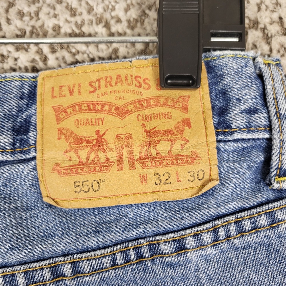Levi's 550 Relaxed Fit‎ Jeans Mens W32 L30 Light Wash Denim Blue Distressed - Picture 3 of 12